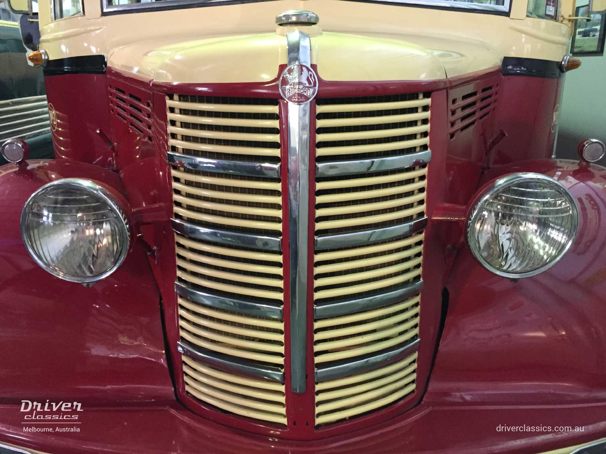 Bedford OB bus (1946 version), front grill and badge, August 2018