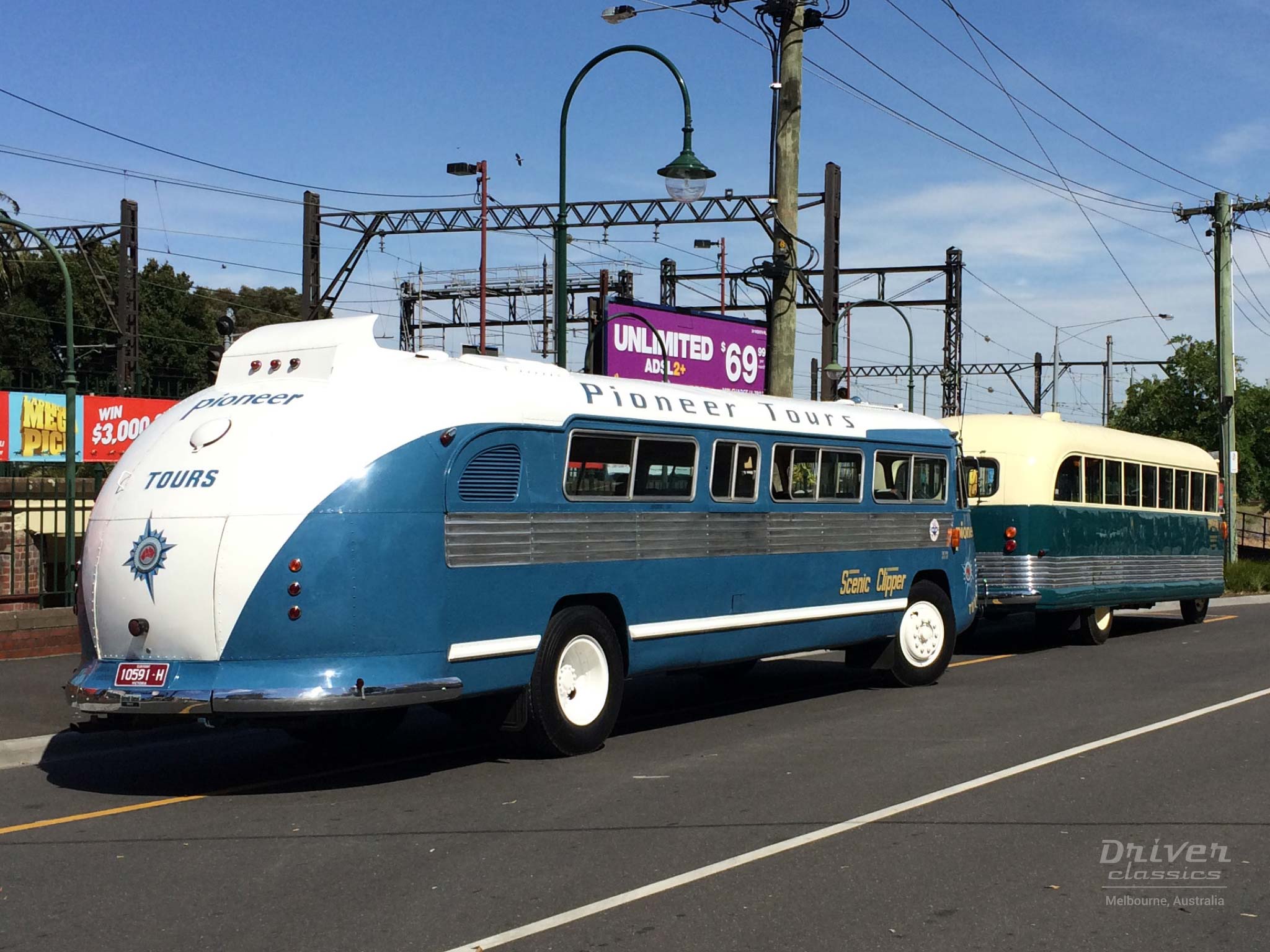 1954 Flxible Clipper bus back