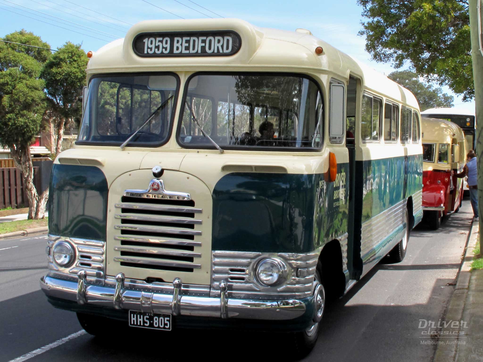 Bedford SB3 bus