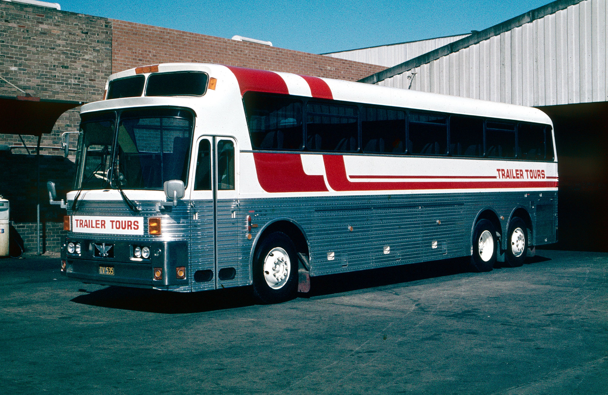 Eagle Model 05 bus, 1977 model with Trailer Tours livery. Photo taken in August 1984.