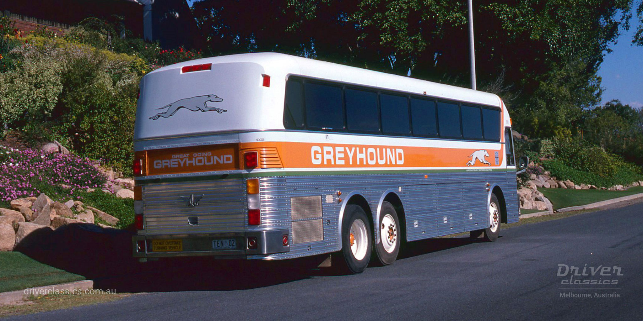 Greyhound 1983 Eagle Model 10 bus, side and rear, Brisbane QLD, Photo taken September 1984.