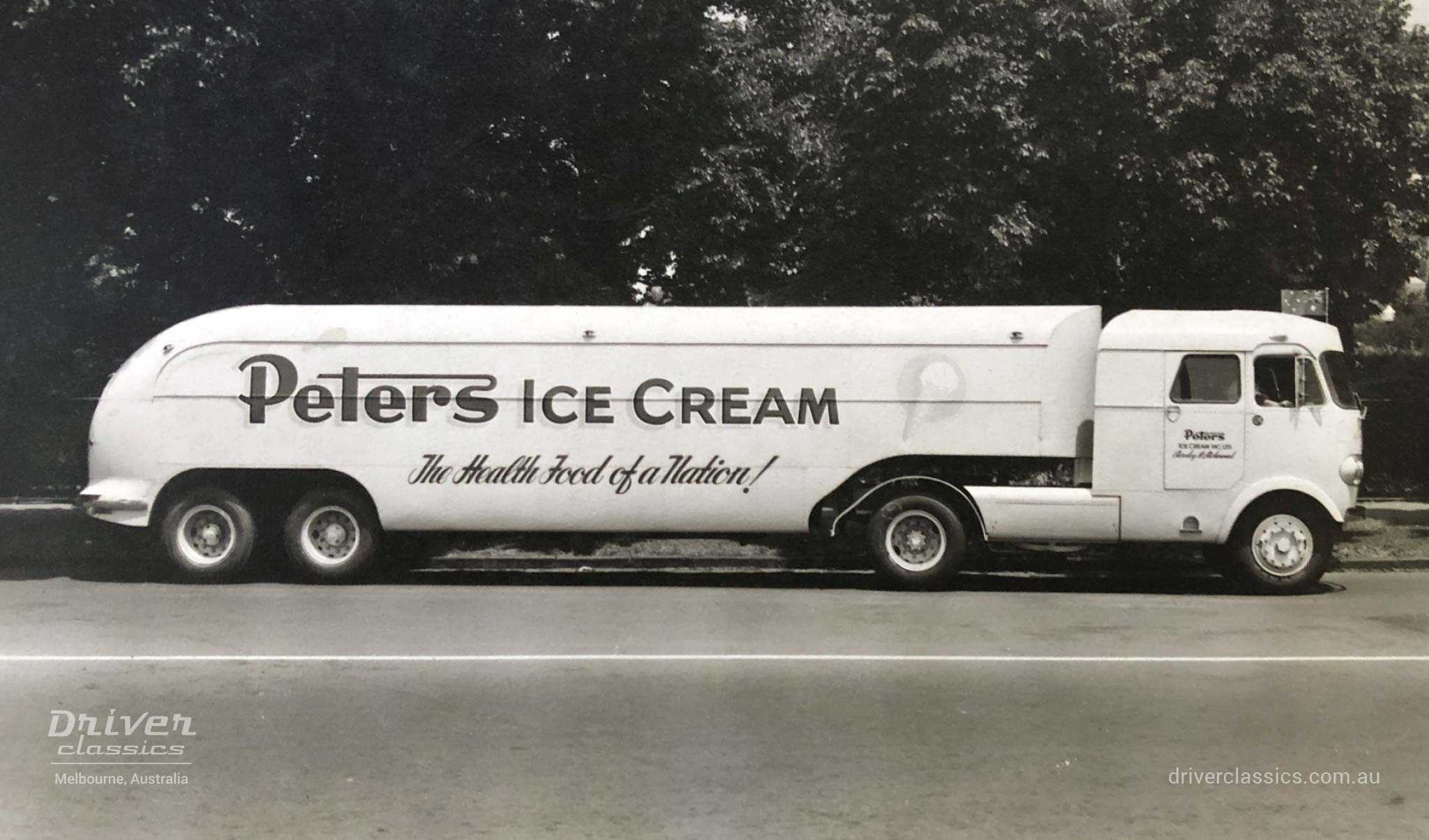 1950s Ansair truck for Peter’s Ice Cream with Flxible Clipper styling features, side profile