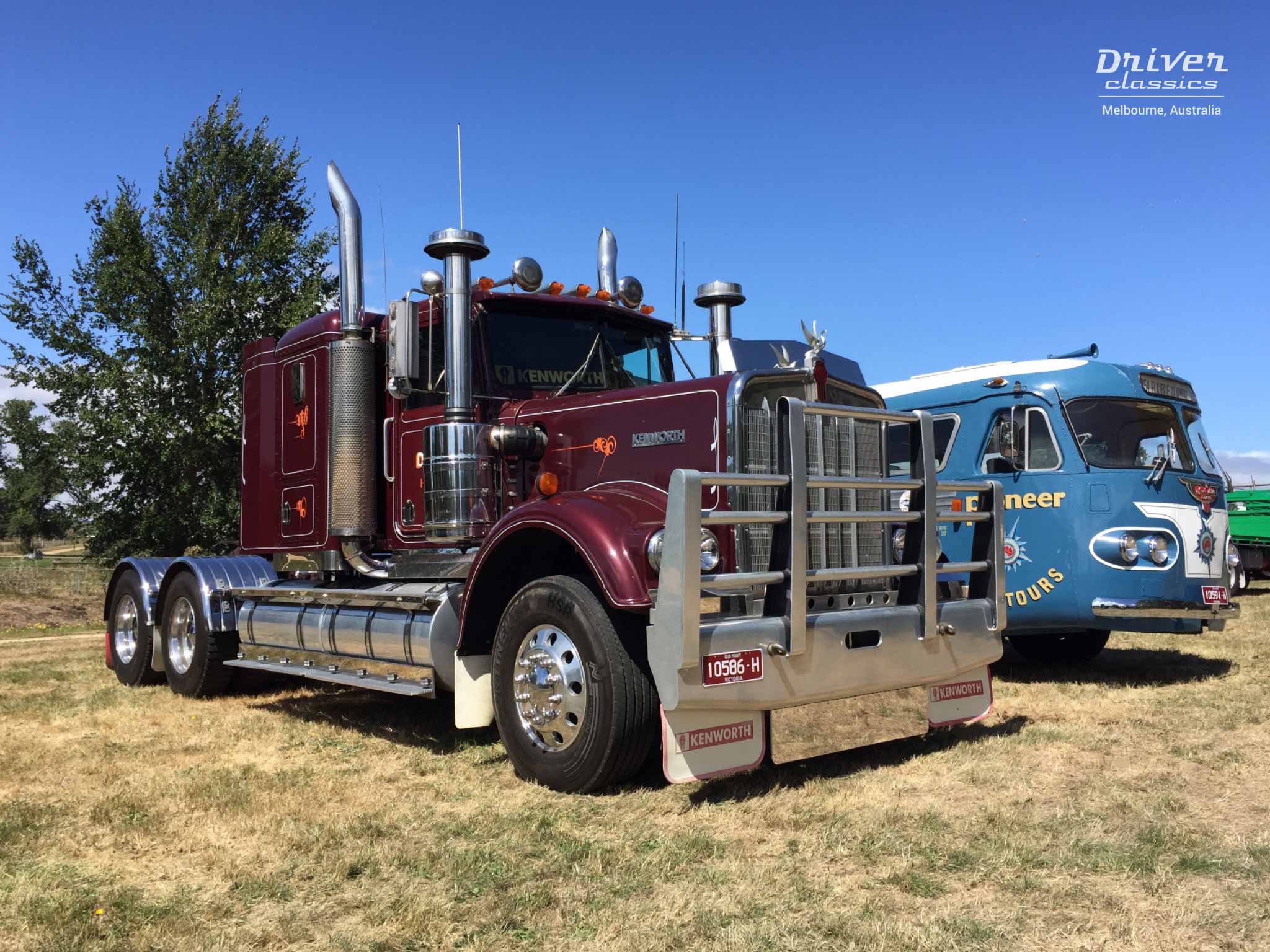 Kenworth W925 1986 version and Flxible Clipper 1954 version, at Lancefield VIC, Feb 2018